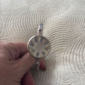 Lalique Elegant Silver bangle